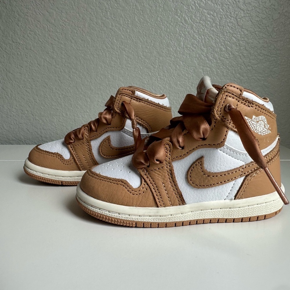 Jordan 1 Retro High OG Praline (6C)